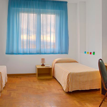 אוריסטאנו Hotel Mistral מראה חיצוני תמונה
